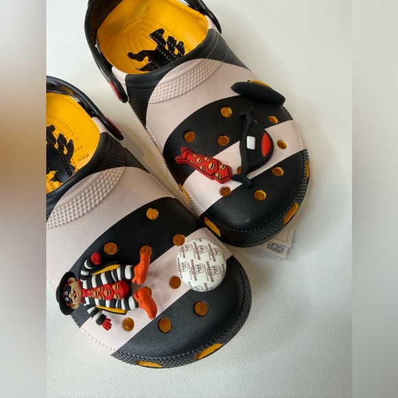 NWT McDonalds x Crocs Hamburglar Clog Sandals M6 / W8 - Picture 8 of 10